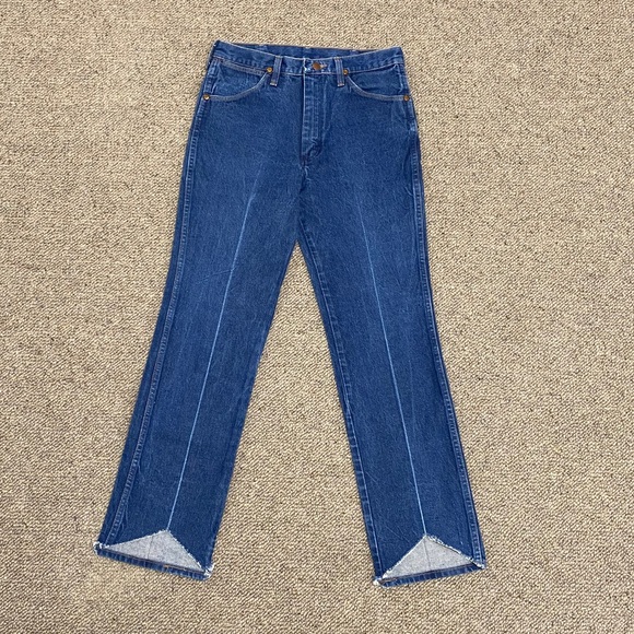 Chic Vintage Wrangler Jeans! - Picture 2 of 7